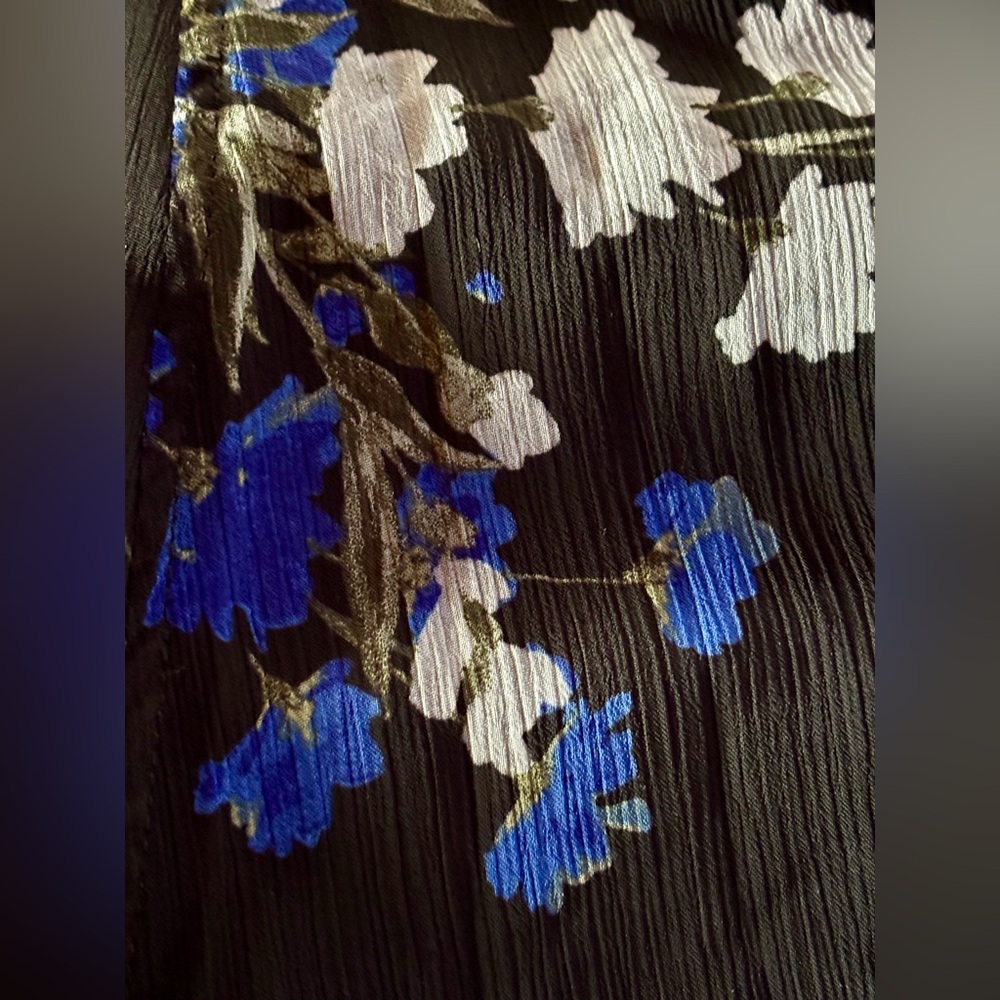 Black Floral V-Neck Tie-Waist Dress - Picture 11 of 11
